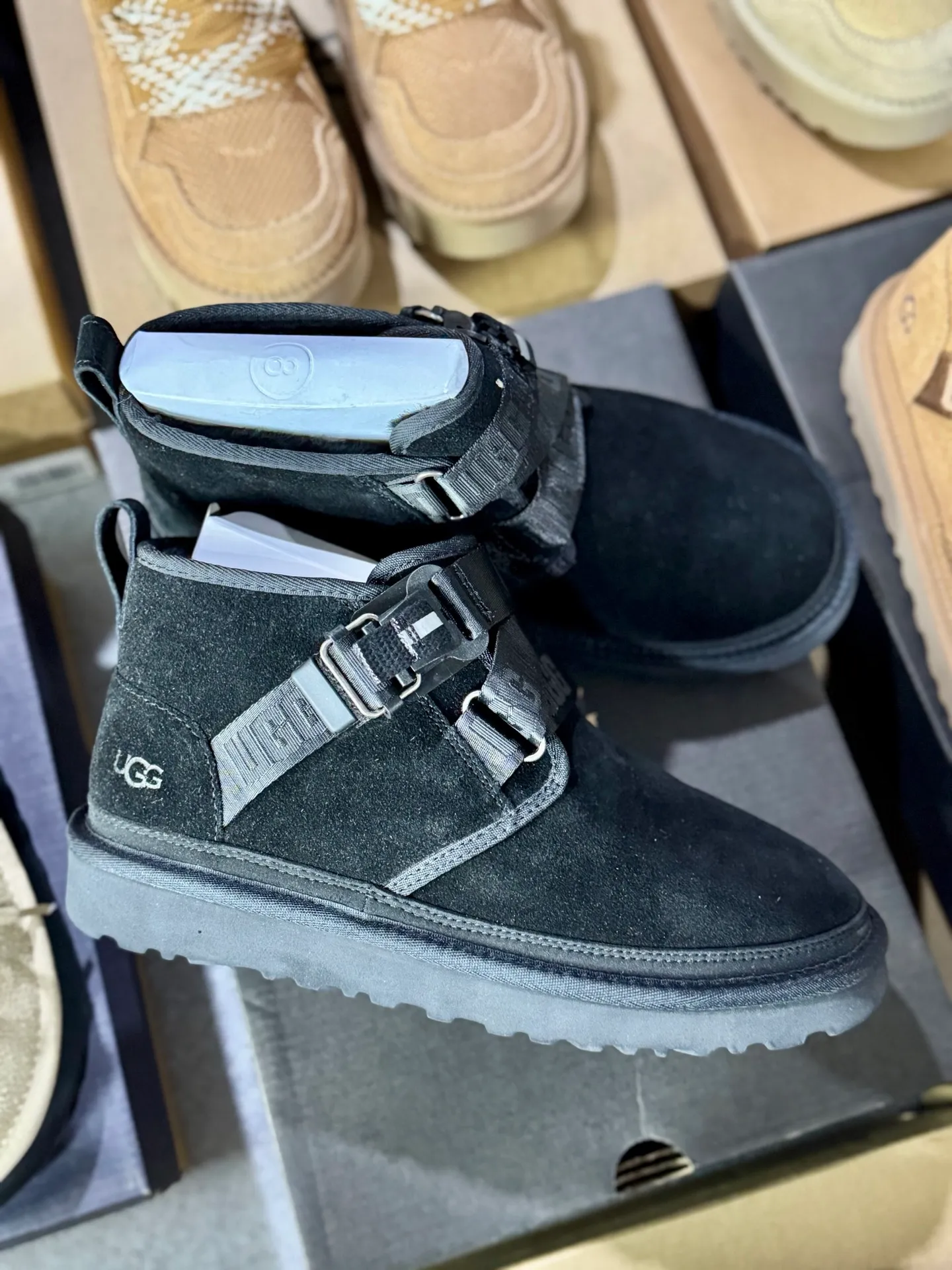 Local 💰640 Guangzhou top version Pay attention to differentiate the market. UGG classic series is renewed. Quick buckle straps inject functional style into Newm. Refresh the street style with UGG Asia Pacific spokesperson Wang Yibo! Size 39 40 41 42 43 44#